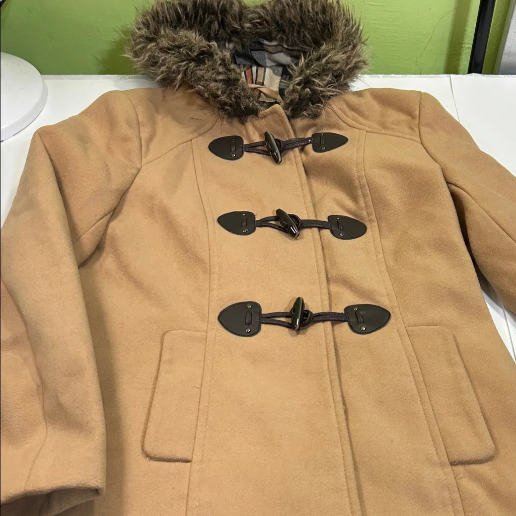 Forever 21 Camel Coat with Faux Fur Trim - Image 12
