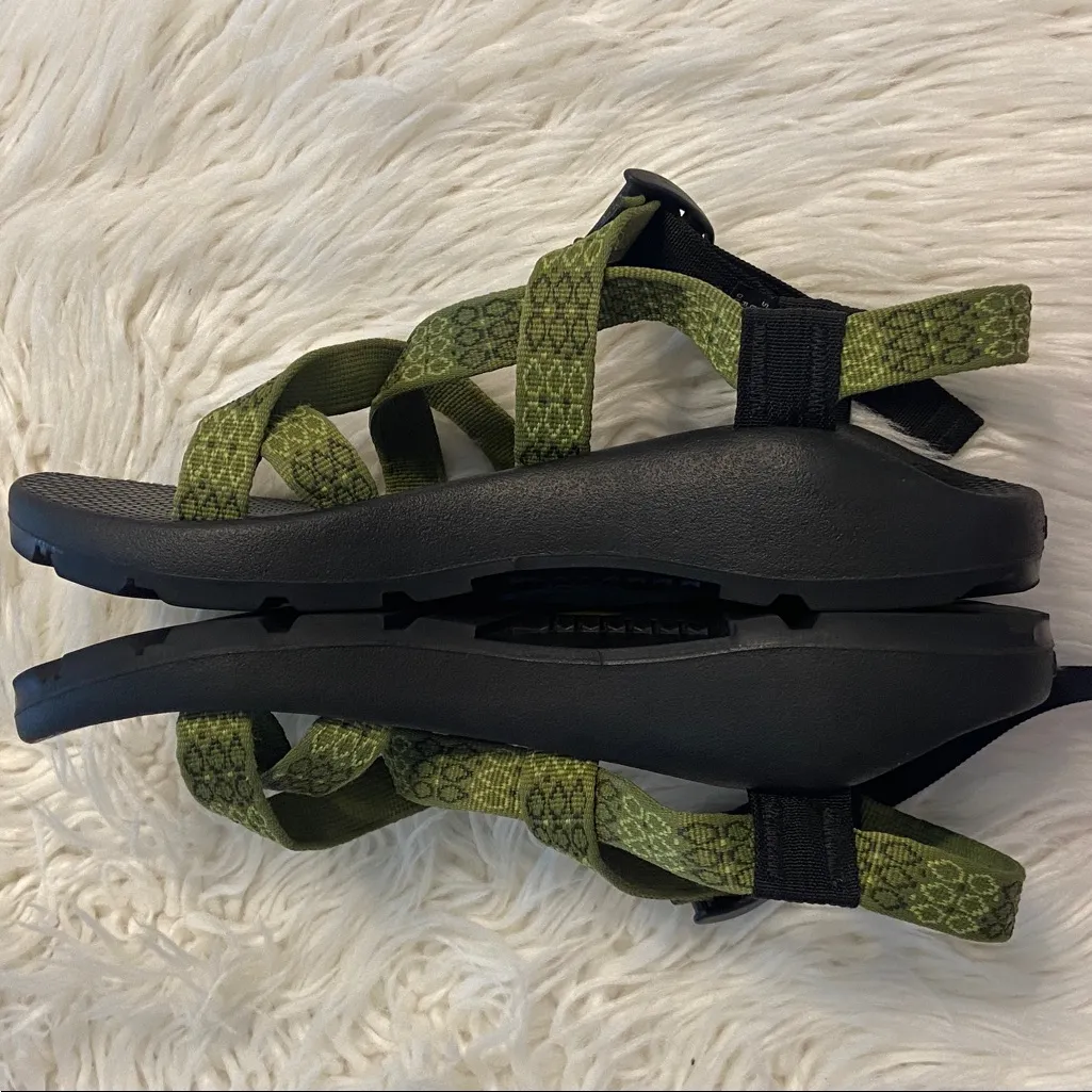 Chaco Black and Green Sandals size 9 excellent condition see all photos - Image 6
