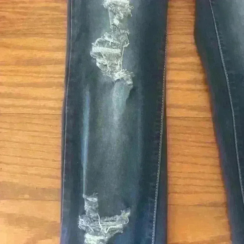 YMI  Jeans JR SZ 3   straight leg distressed dark wash Exc Con - Image 5