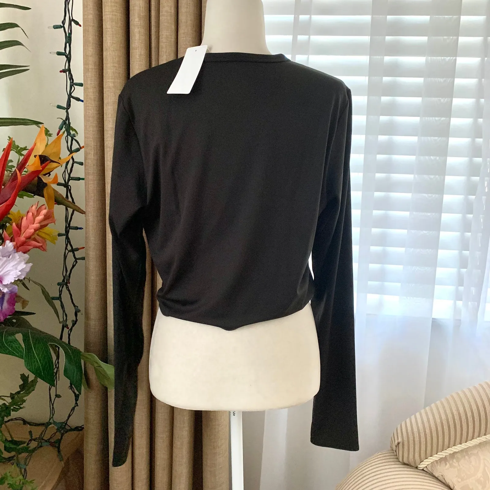 Uniqlo Ultra Stretch AIRism Cropped Long Sleeve T-Shirt in Black XXL - Image 6