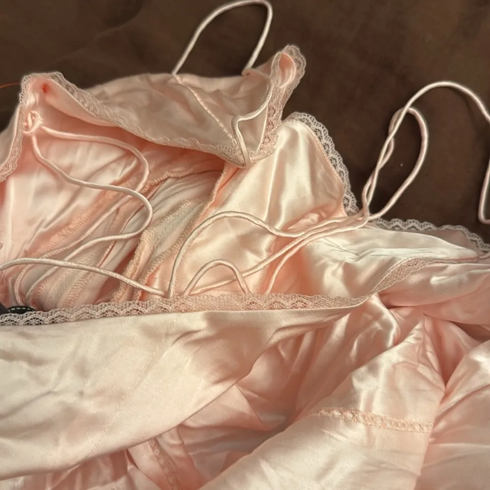 NWT Alice and Olivia pink stretch satin high low lace trim low back dress - Image 14