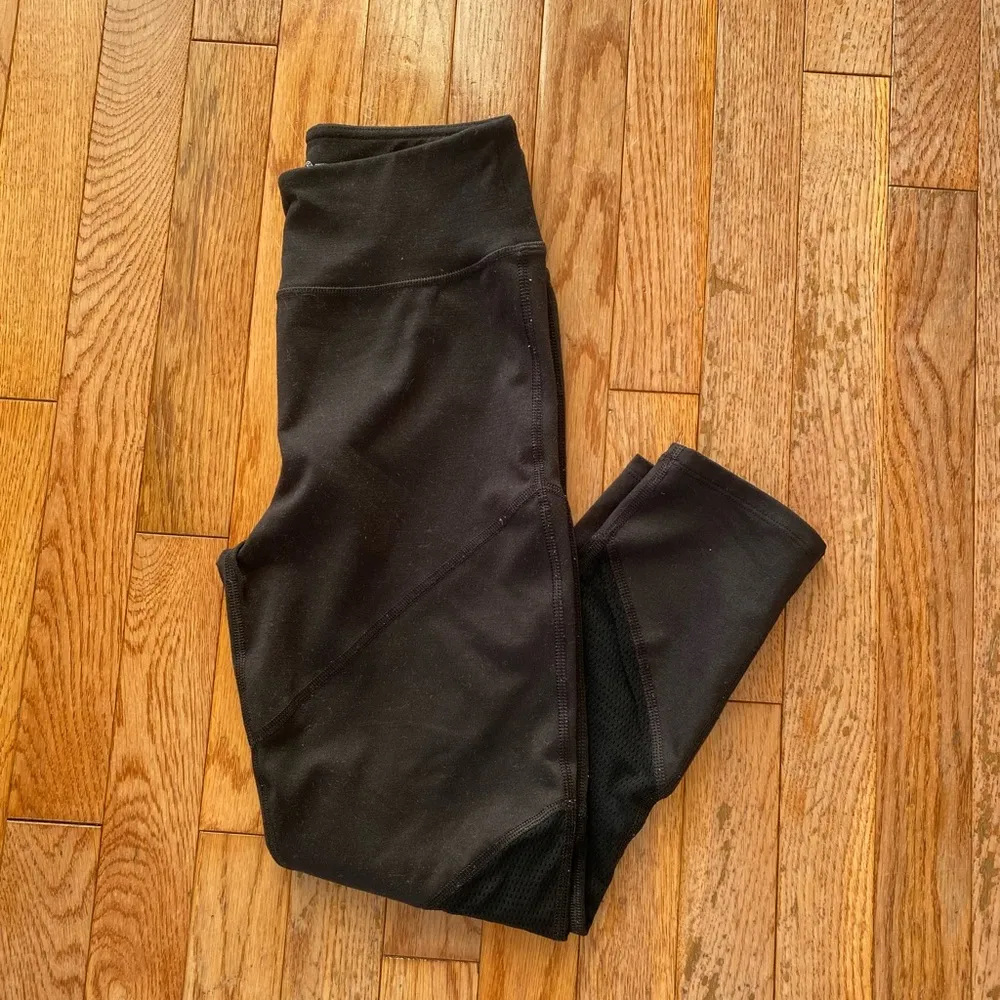 black capri athletic leggings - Image 7