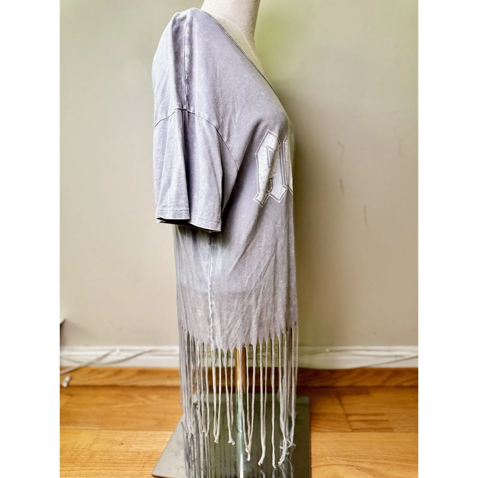 AC/DC Women's Short Sleeve Cropped T-shirt Grey Band Tee Fringe Size XL - Image 4