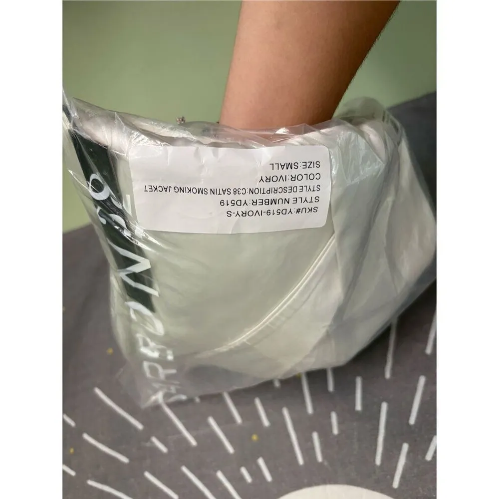 NWT Carbon38 Satin Smoking Ivory Jacket - Image 4