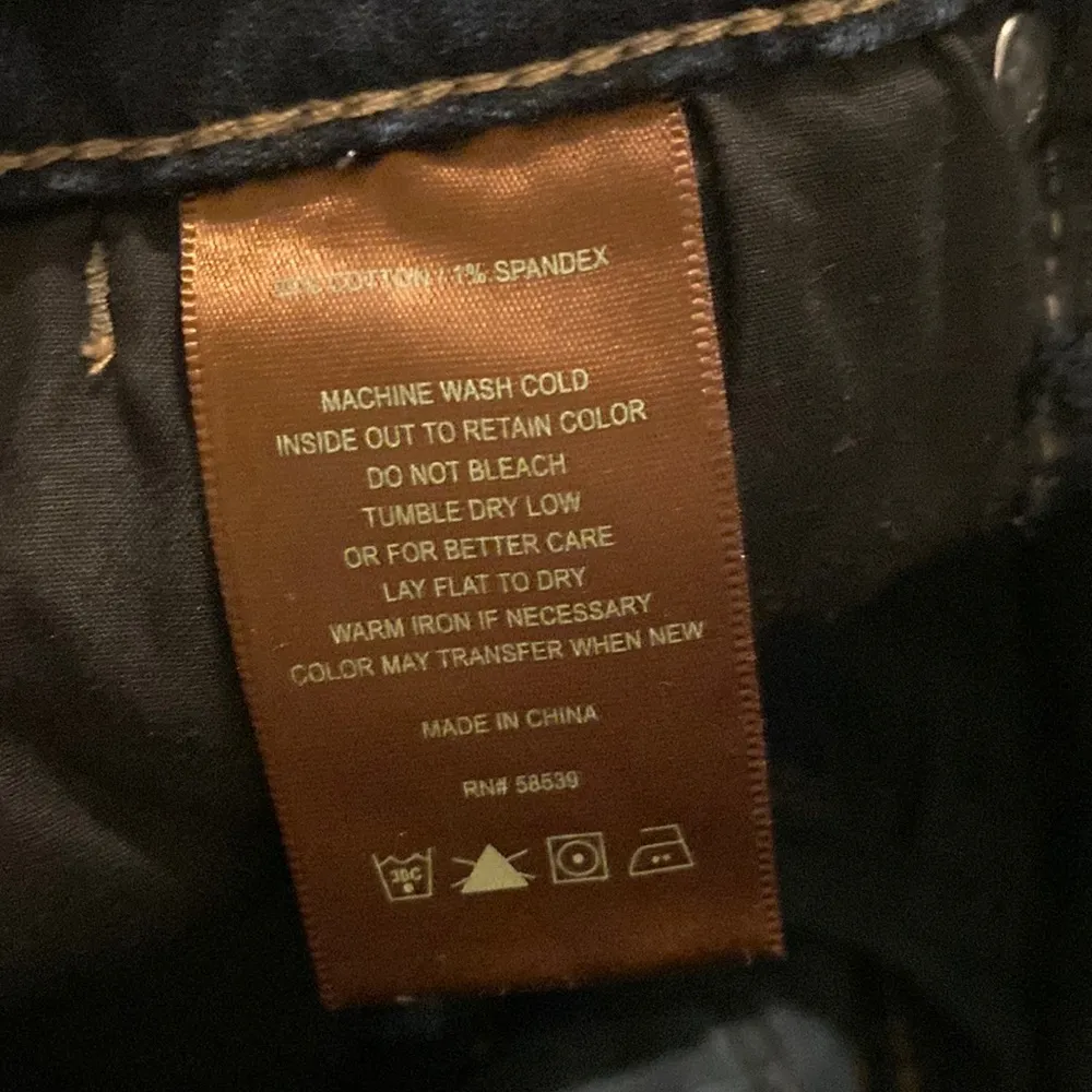 Kut from the Kloth Catherine Boyfriend Cuffed Dark Blue Women’s Shorts EUC Sz 2 - Image 3