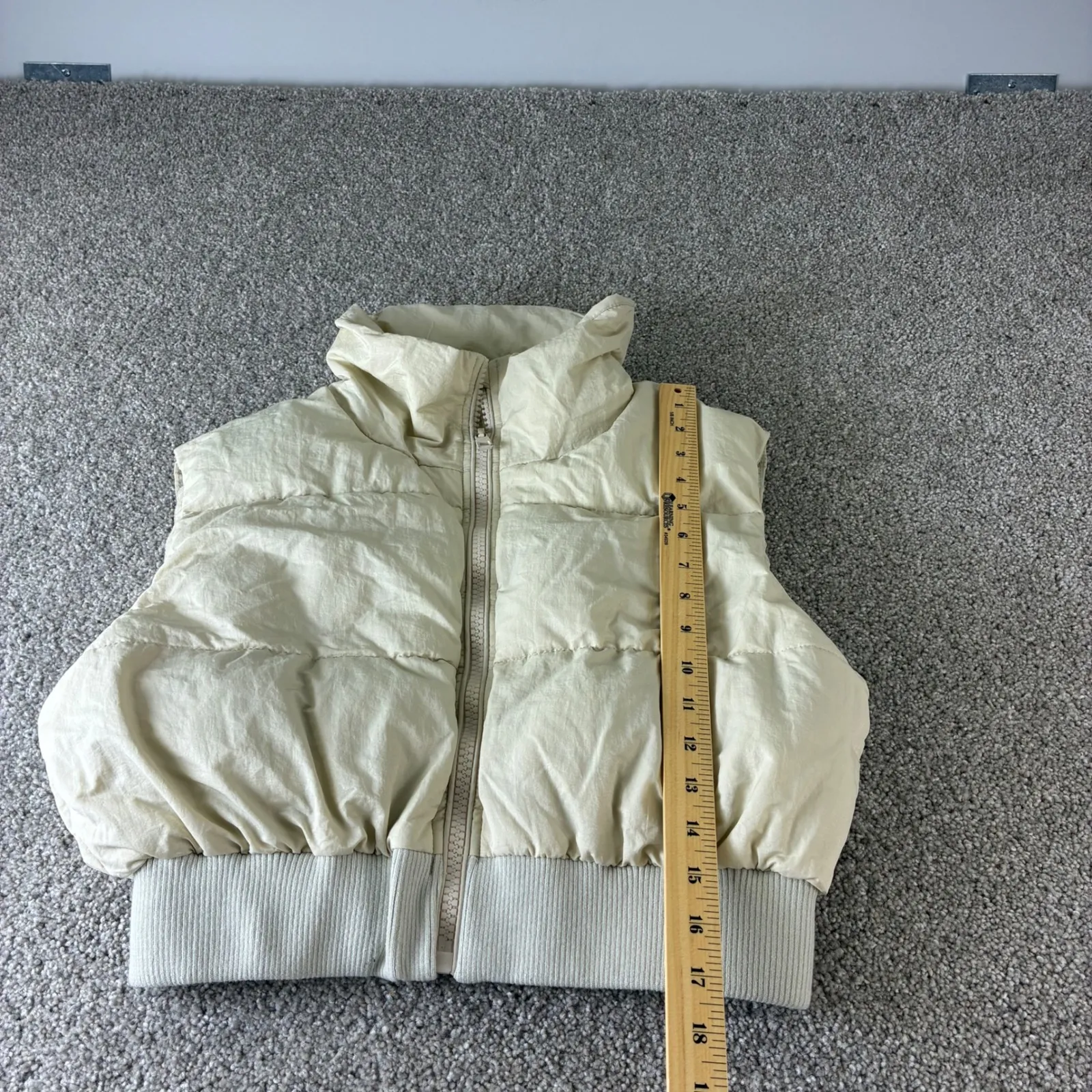 Garage Puffer Vest Sleeveless Padded Jacket Crop Top High Neck Beige‎ Casual Tan Size undefined - Image 2