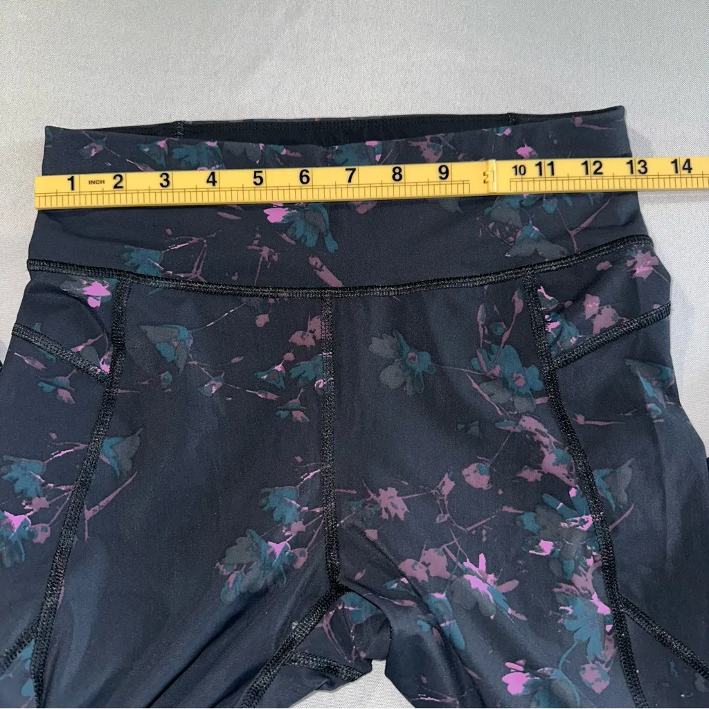 Sweaty Betty • The Zero Gravity Black Floral Leggings Reflective Stripes Size Sm - Image 12