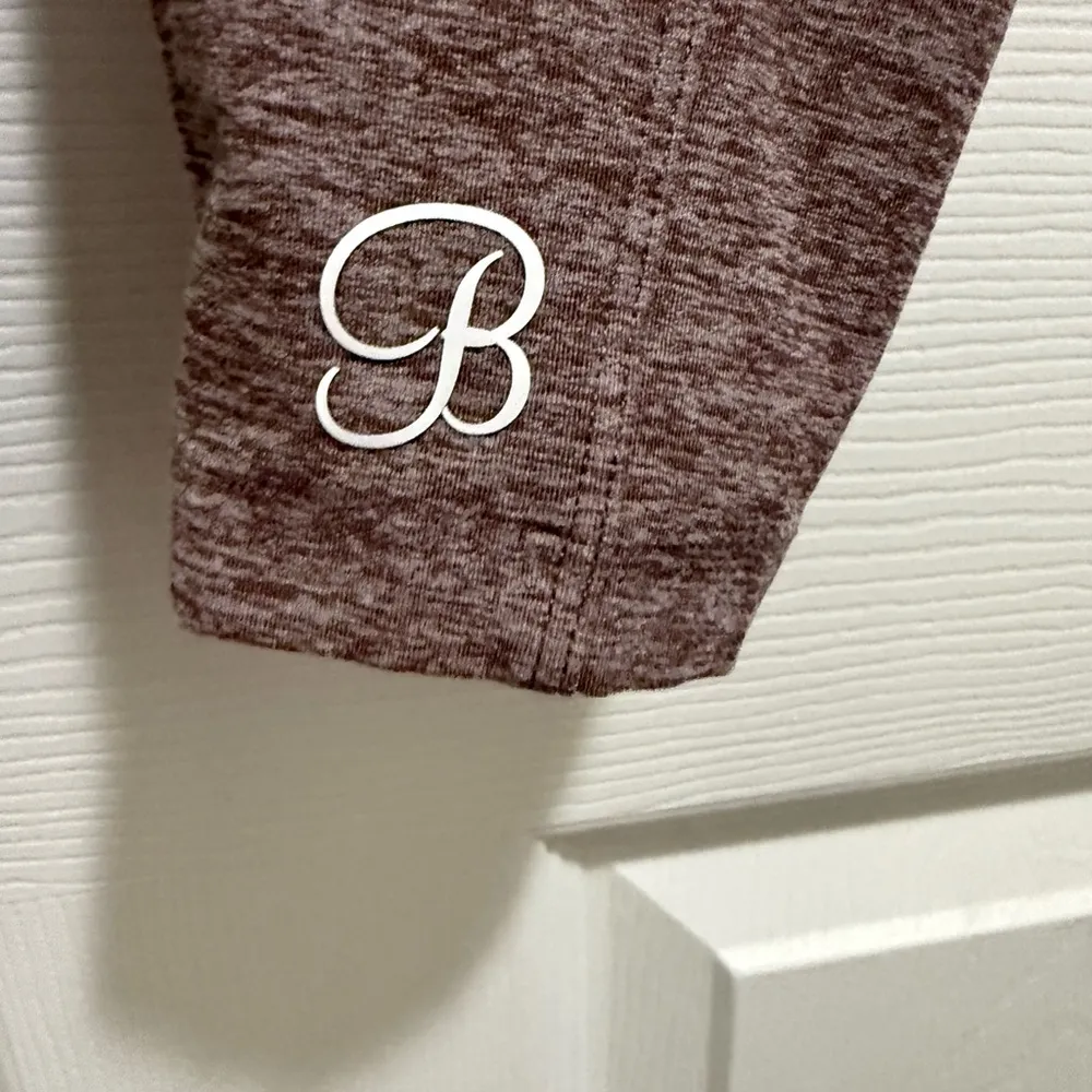 Bombshell pocket leggings with scrunch back! - Image 4