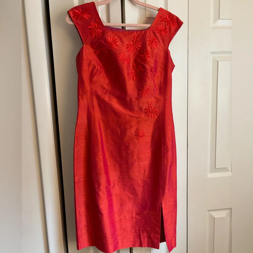 Donna Morgan Raw Silk Embroidered Dress Size 10 – orange with pink undertones - Image 5