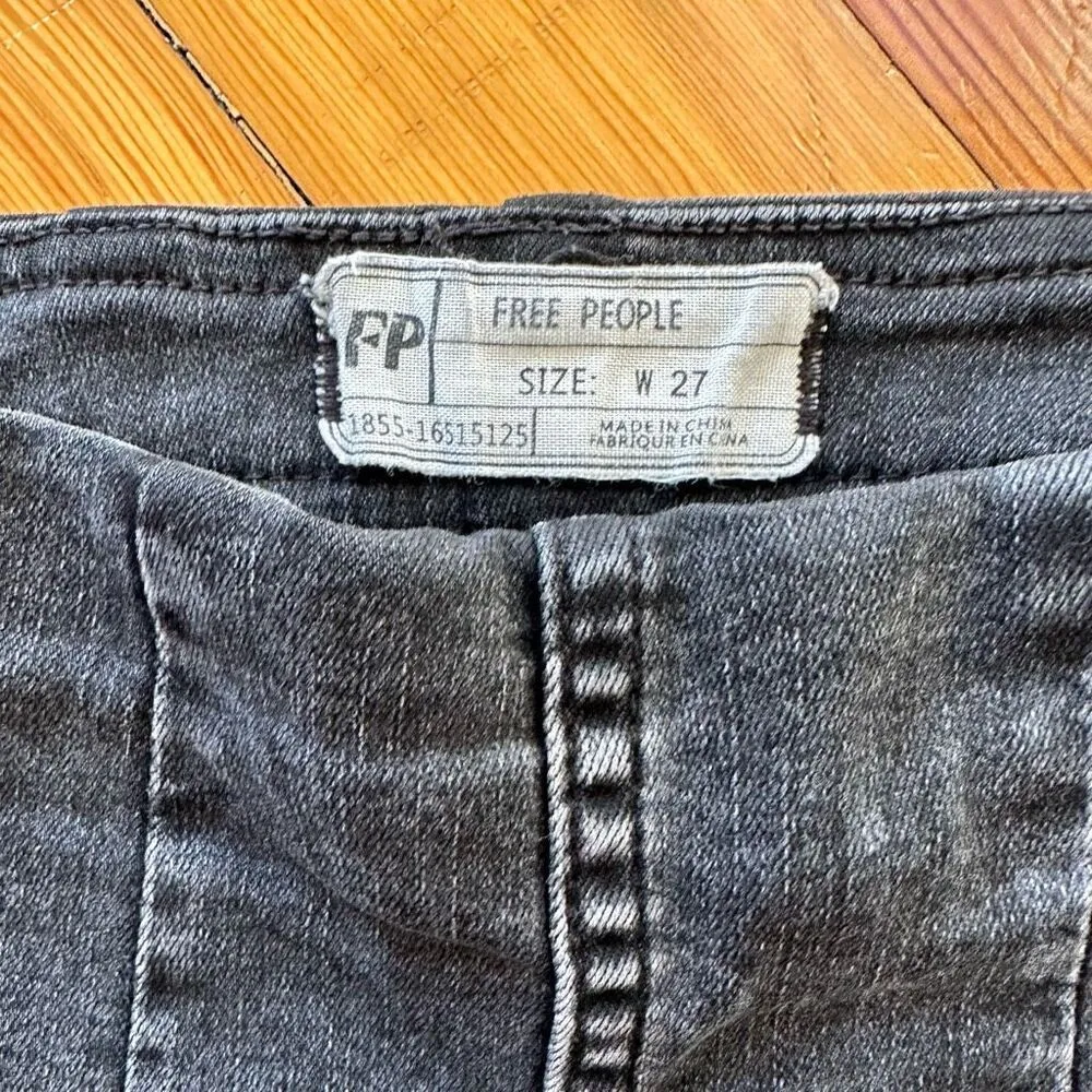 Free People Pull On Flare Jeans in Washed Black Size 27 - Image 3