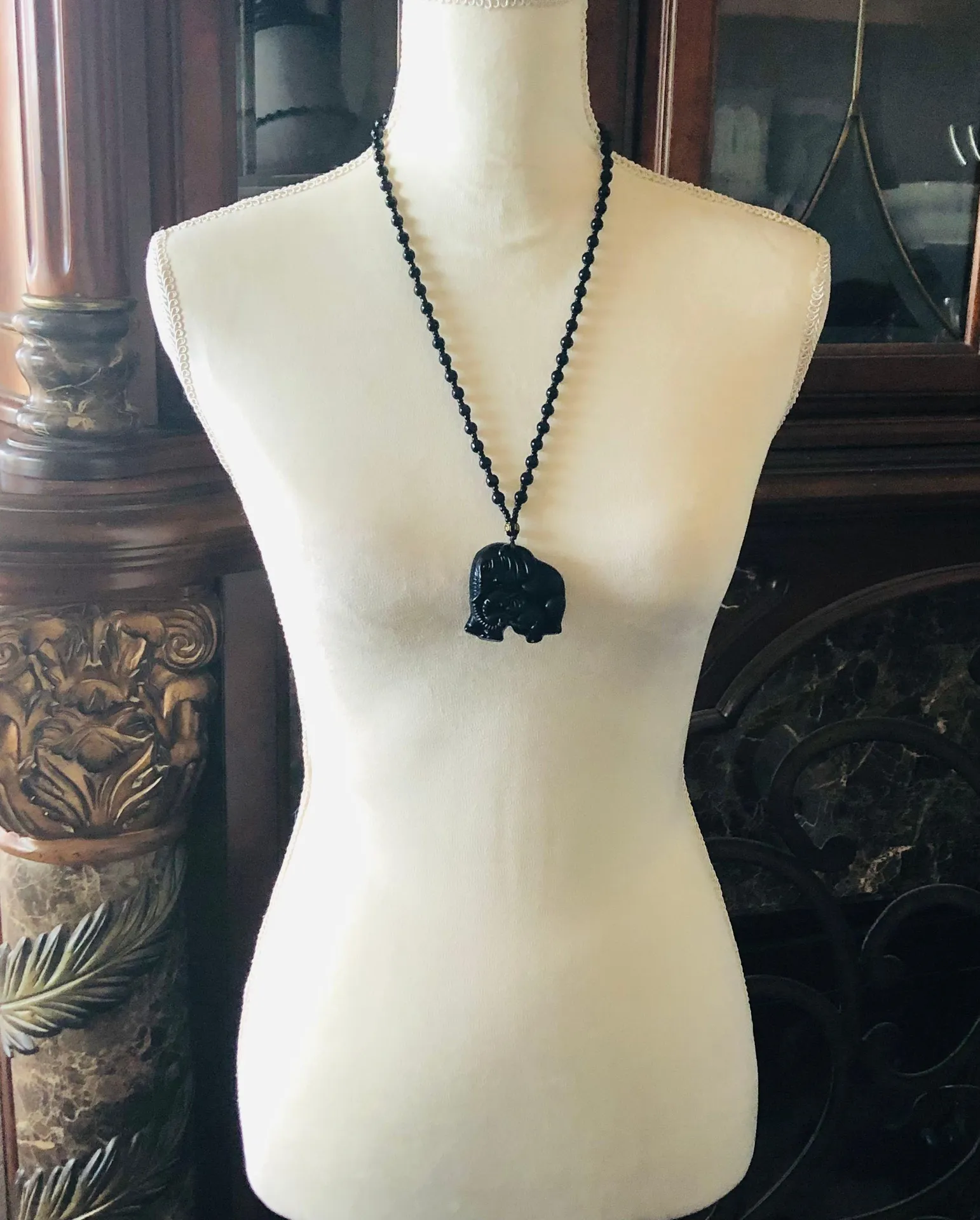 Hand crafted black chalcedony elephant natural stone pendant necklace - Image 4