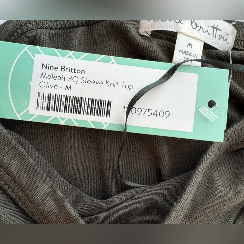 NWT Stitch Fix Nine Britton Maleah Army
Green Cut Out Back Knit Top Size Medium - Image 5