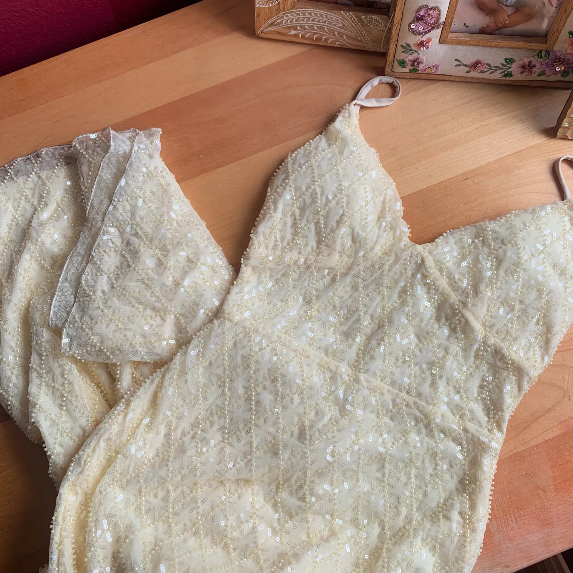 Pastel Yellow V-Neck Mermaid Sequin Bead Formal Dress - Image 19