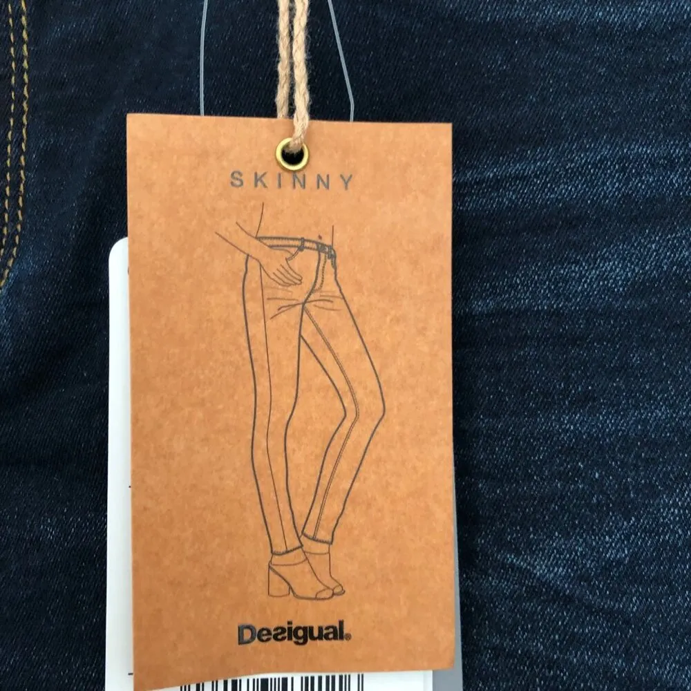 Desigual Women's Dark Wash Skinny Jeans Size 32W - Stylish & Comfortable Fit NWT - Image 8
