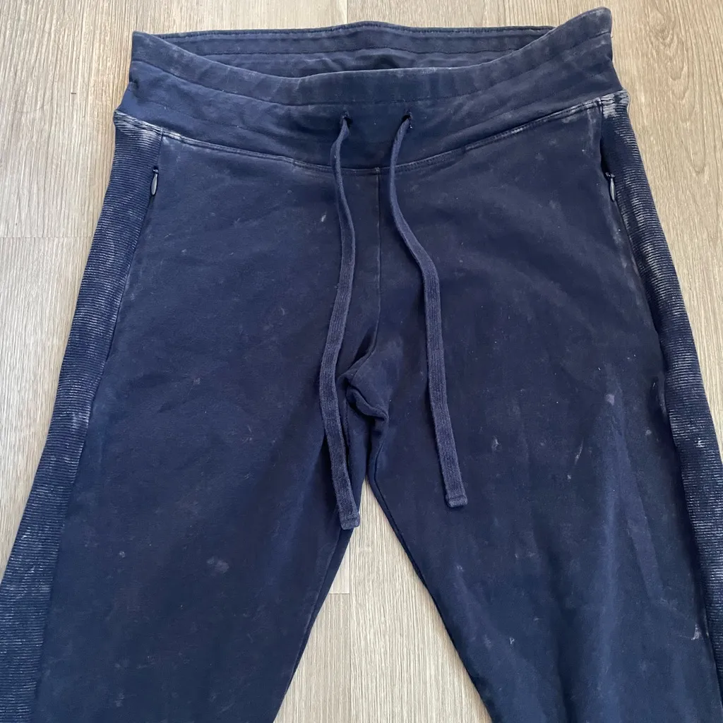 PINK Yoga Navy Blue Washed Jogger Leggings size Medium - Image 2