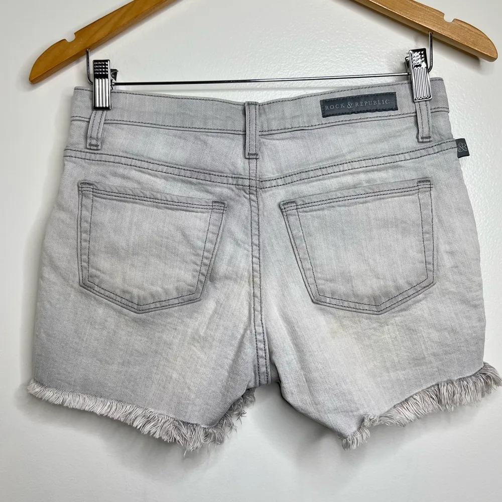 Rock & Republic Pixie Light gray Denim Jean Shorts Size 2 Stud Zipper Details - Image 8