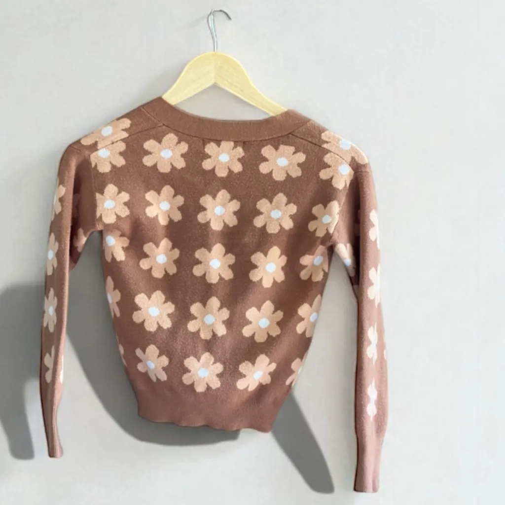 WILLOW & WIND Flowers Patterns Cardigan Sweater Tan Size XS - Image 12