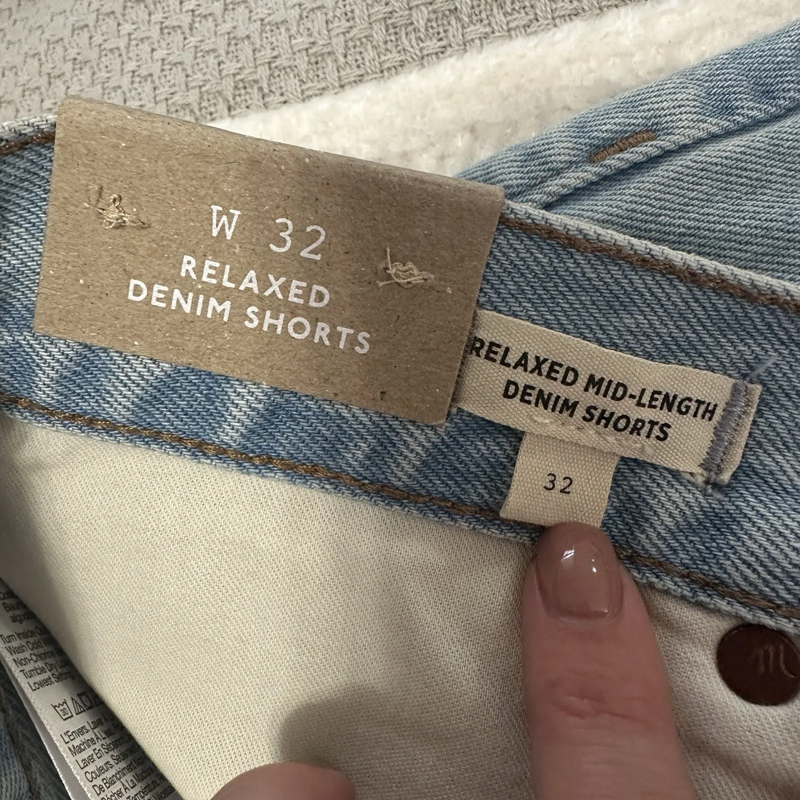 NEW Madewell Relaxed Mid Length Denim Jean Shorts Womens 32 Light Wash Step Hem - Image 4