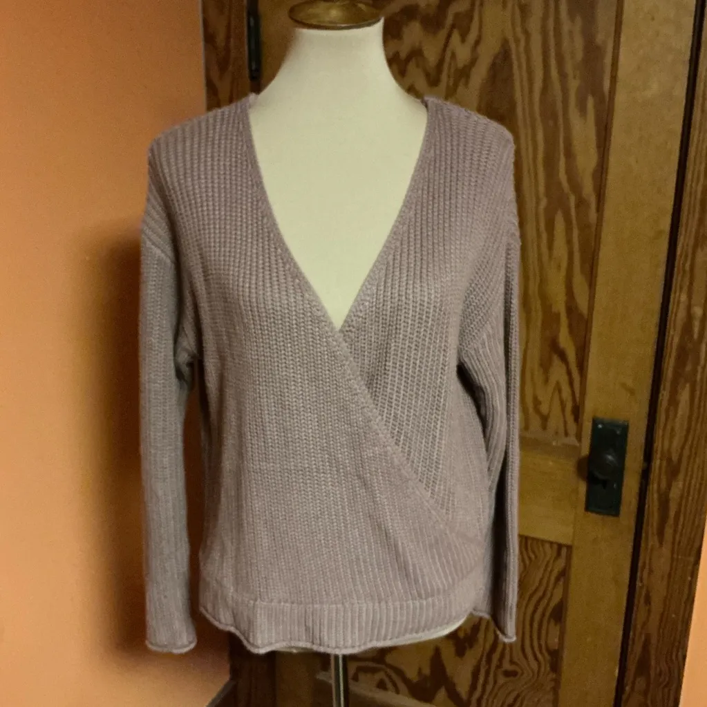 Moon & Madison Sexy plunging open back sweater Size M - Image 11