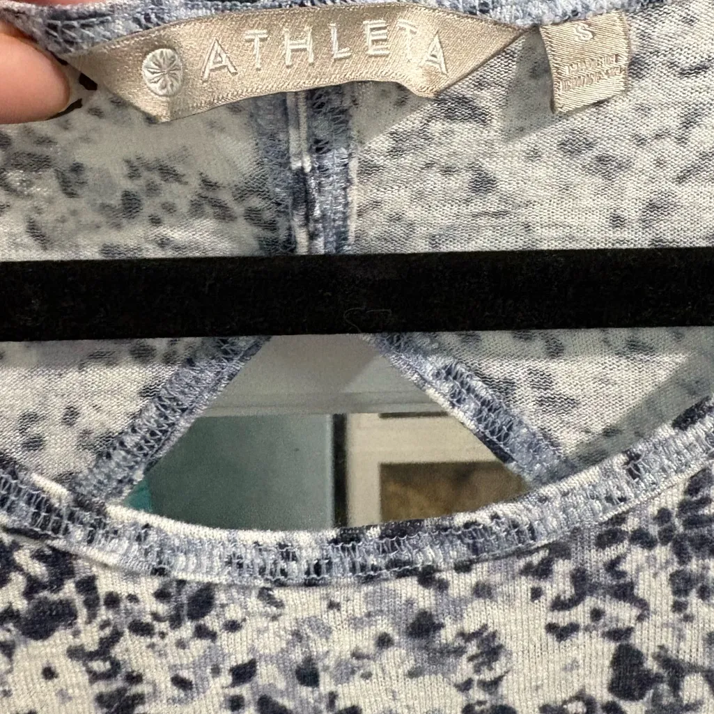 Athleta Small Flowy Keyhole Tank Top Blue Speckle‎ - Image 3