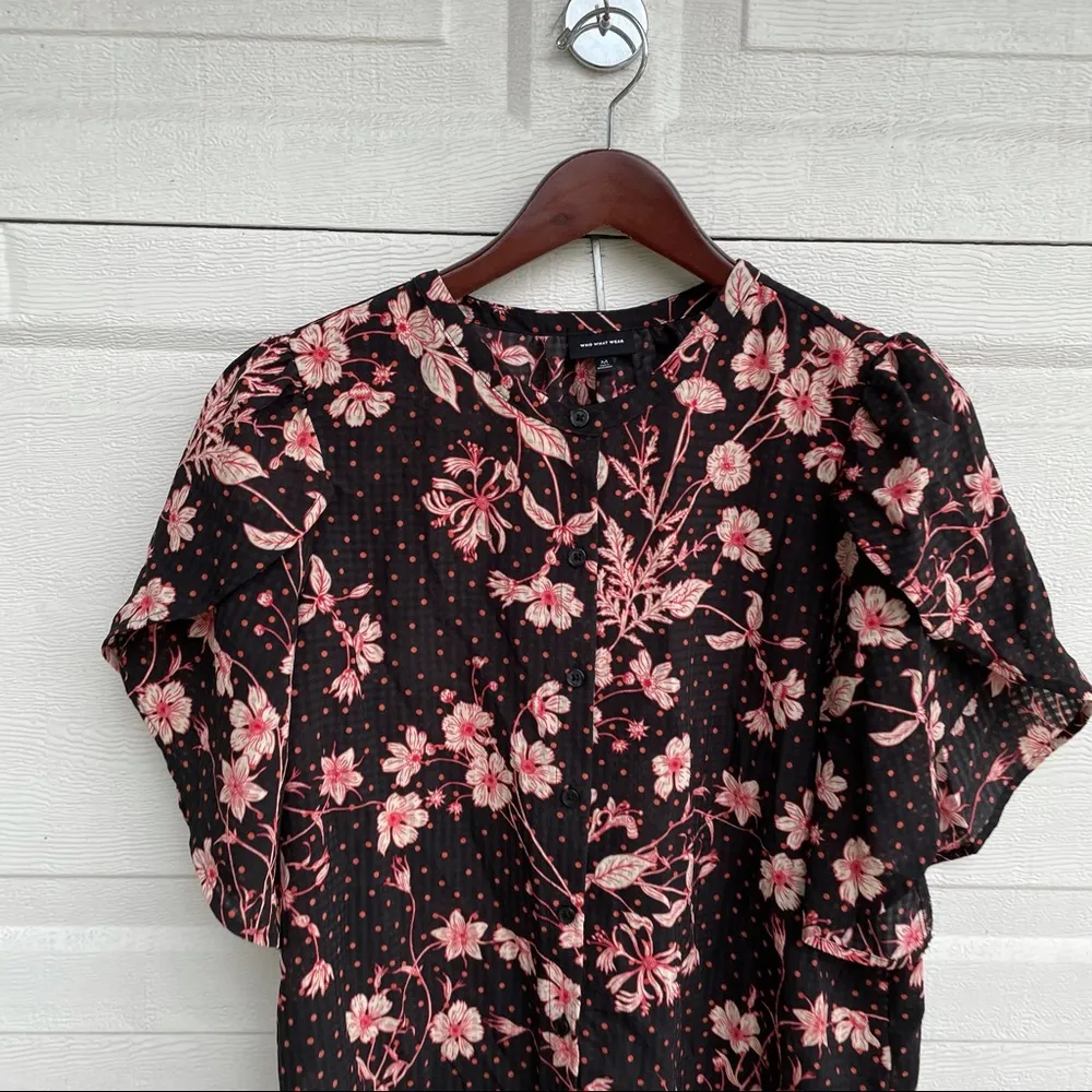Who What Wear Women’s Shirt Black Floral Polka Dot Button Up Short Sleeve Medium - Image 4