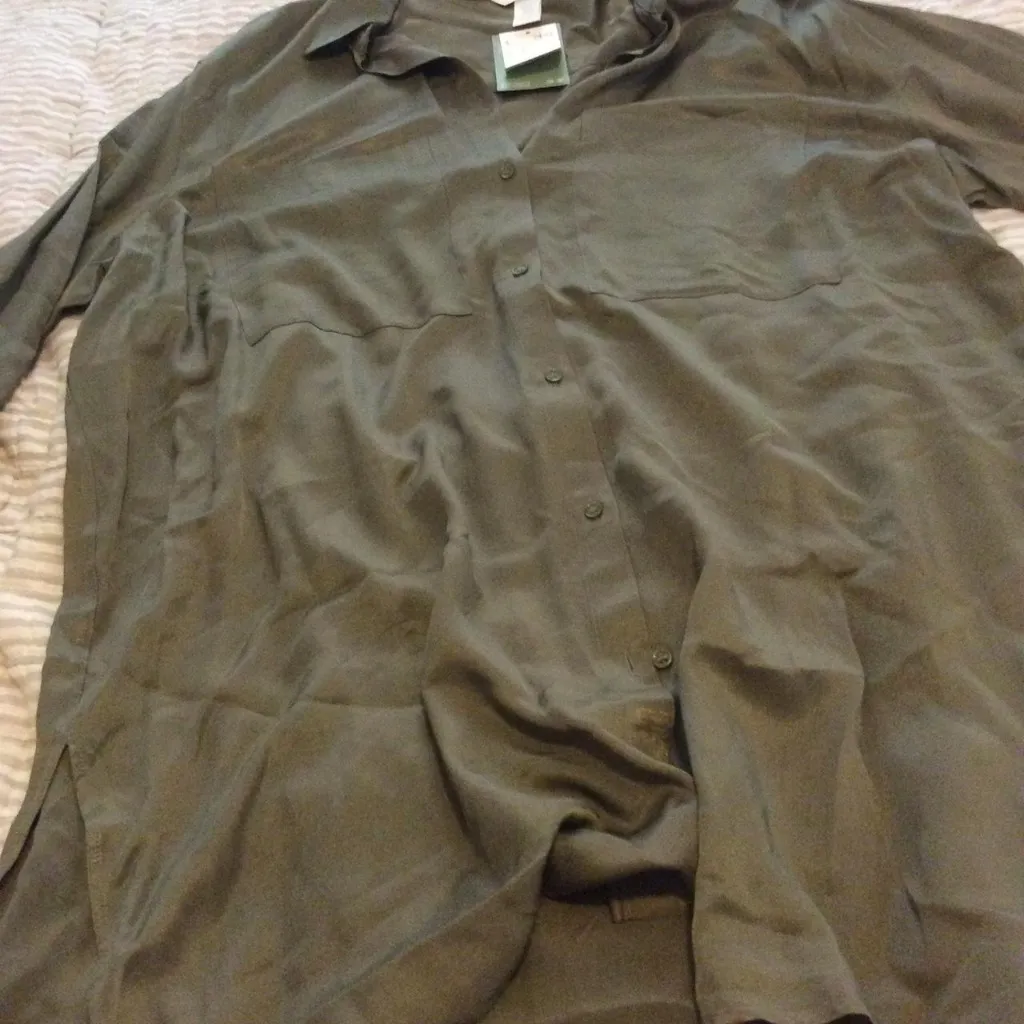 H&M brown button-down  - Image 2