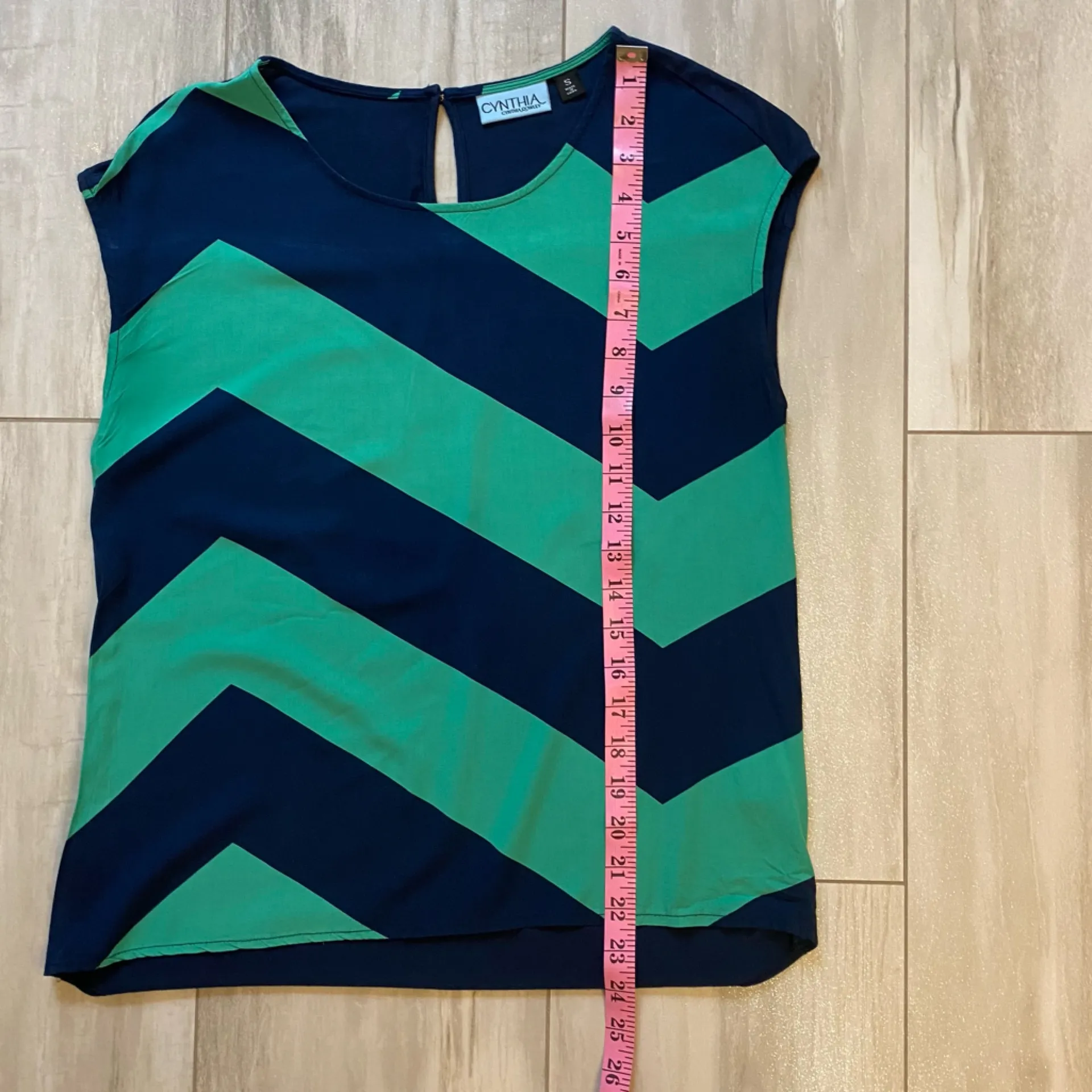 Cynthia by Cynthia Rowley Green and Navy Chevron Mixed Media Short Sleeve Shirt - Image 4