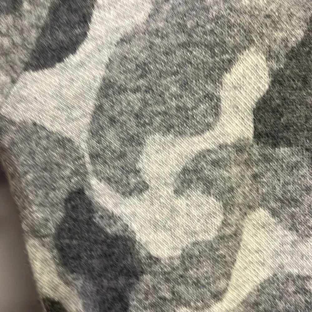 Athleta Undercover Gray Camo High Low Long Sleeve Wool Blend Sweater- Small - Image 6