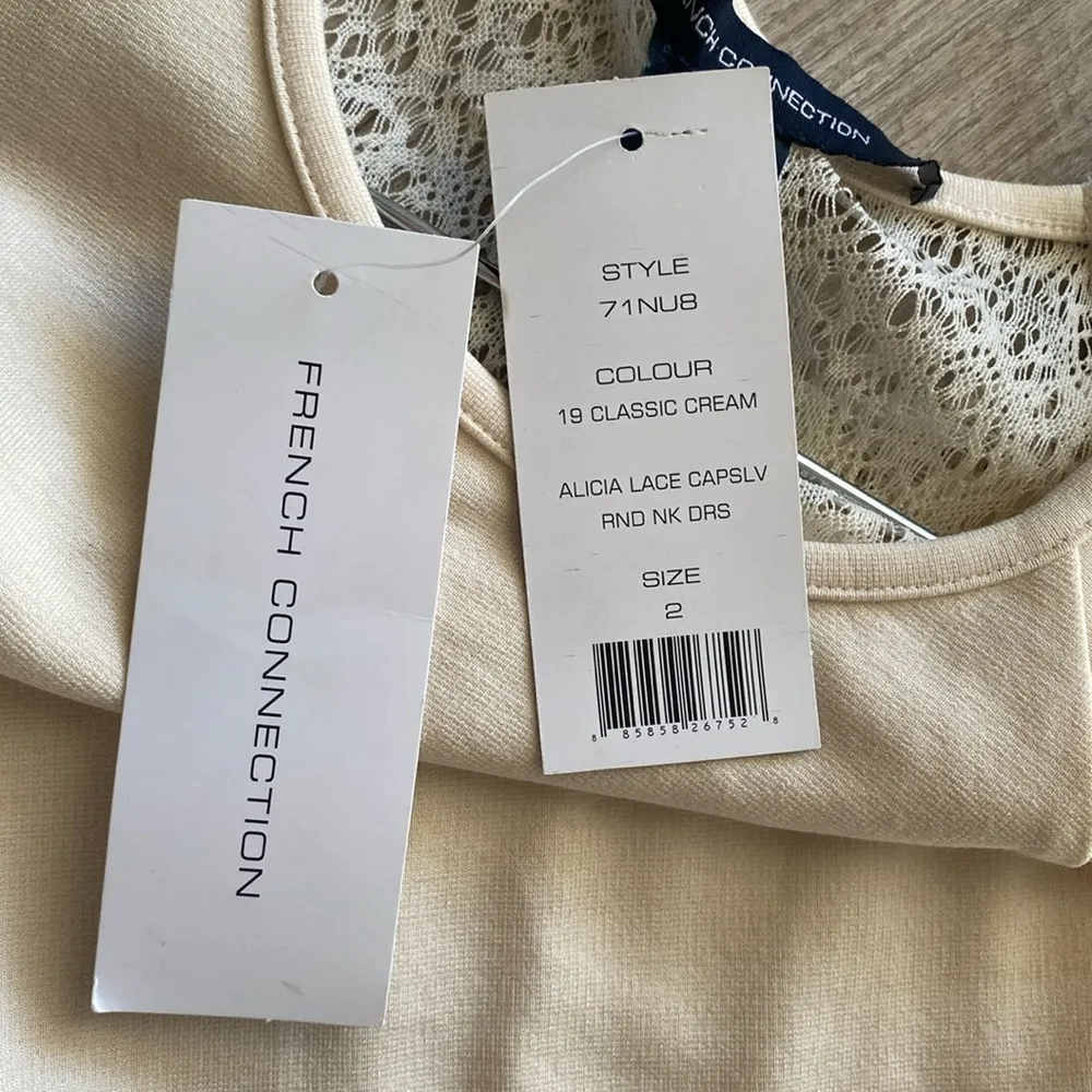 French Connection Cream Viven Cap
Sleeve Lace Back Stretch Bodycon Mini Sz 2 - Image 15