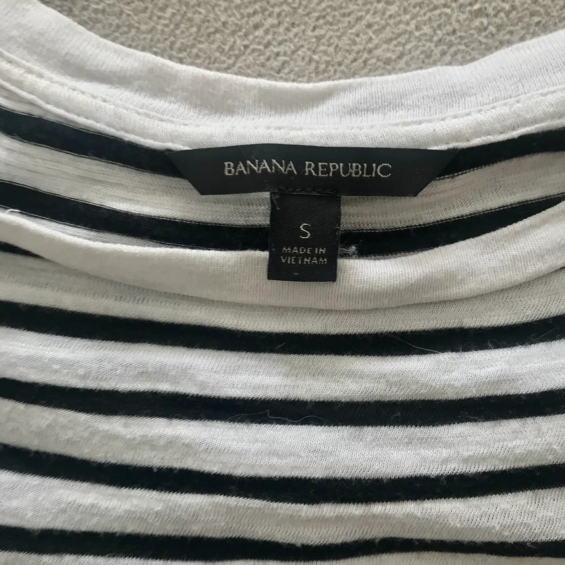 Banana Republic Tee - Image 3
