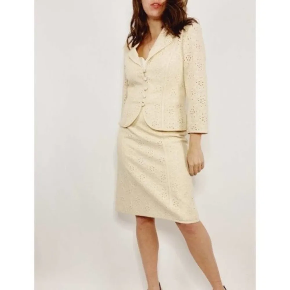 Escada Ivory Eyelet Skirt Suit Mother of the Bride Size 6 - Image 62