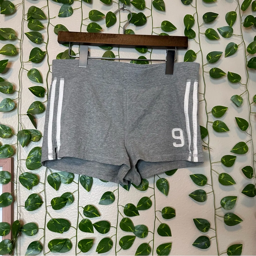Gray Women's Athletic Shorts vintage Y2K Abercrombie and fitch New York medium - Image 2