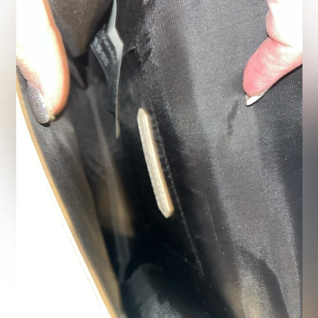 Kendall & Kylie Croc Embossed Cream Crossbody Bag with Black Accent Chain - Image 11