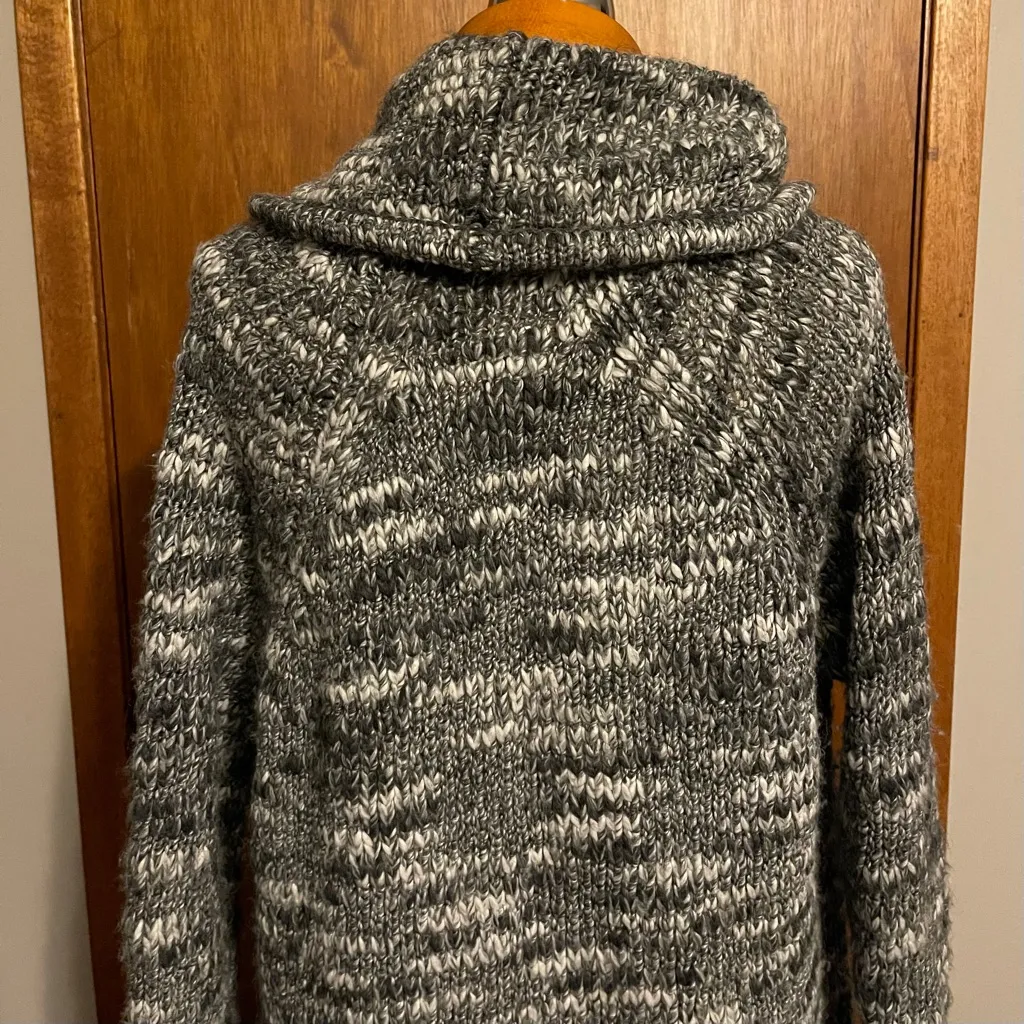 Victoria's Secret Woman’s Button Down Grey Wool Sweater Size Small - Image 4