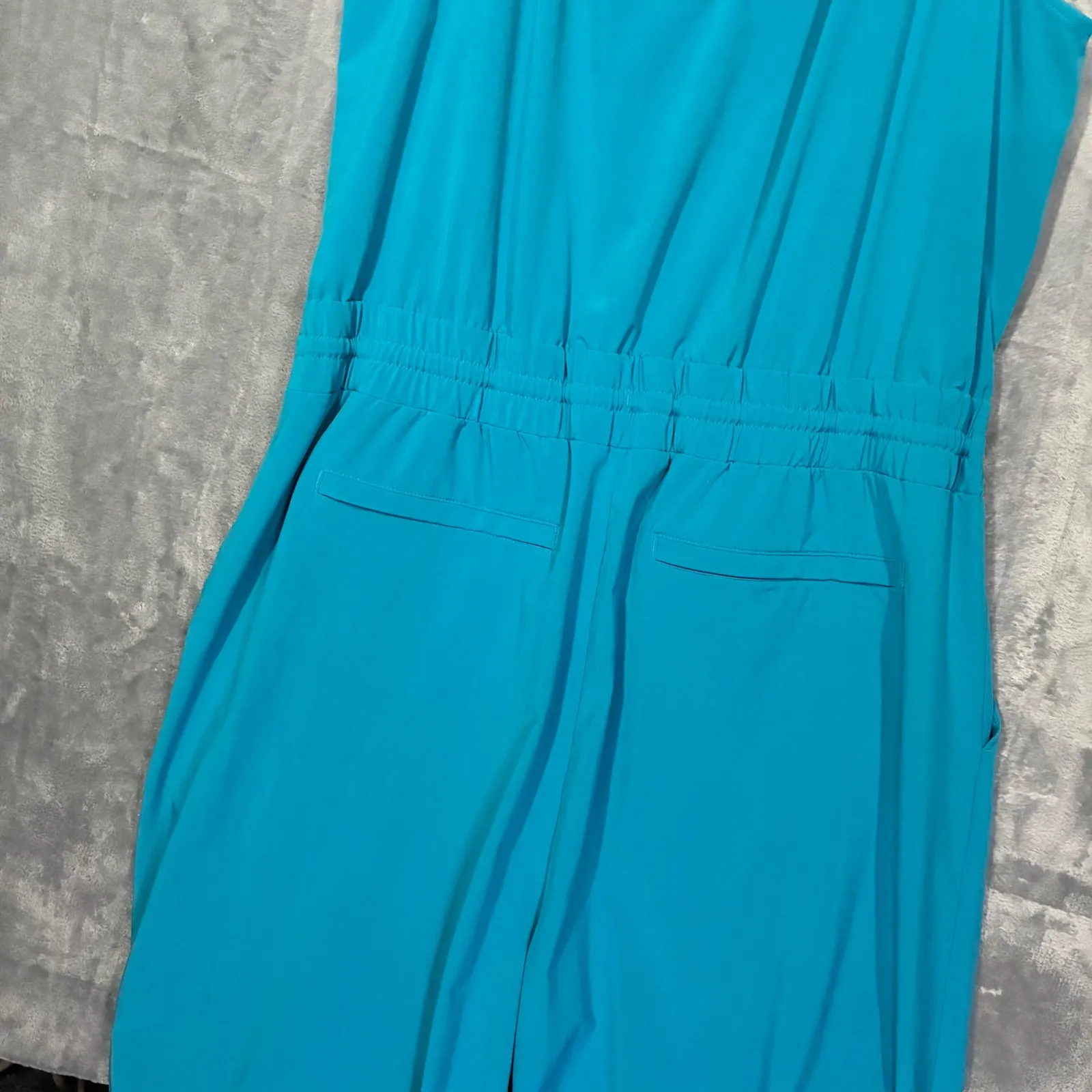 EUC Athleta Avenue Jumpsuit Teal V Neck Sleeveless Wide Leg Size Large - Image 5