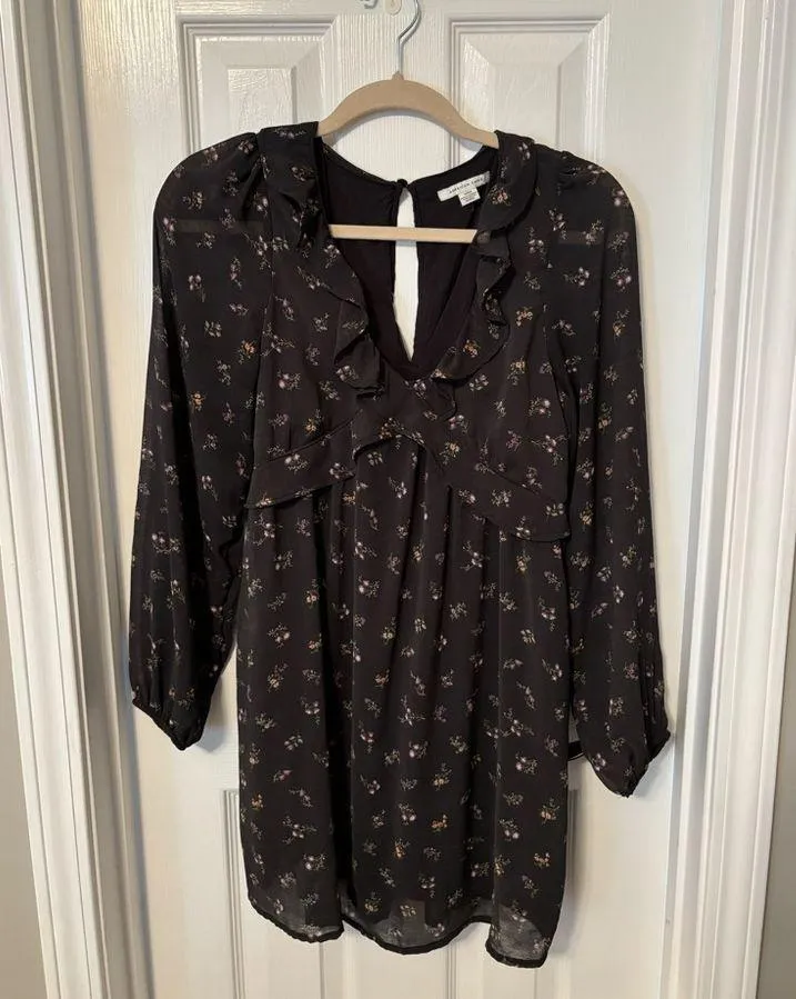 American Eagle Floral Mini Dress with a V-Neck 
Size small - Image 2