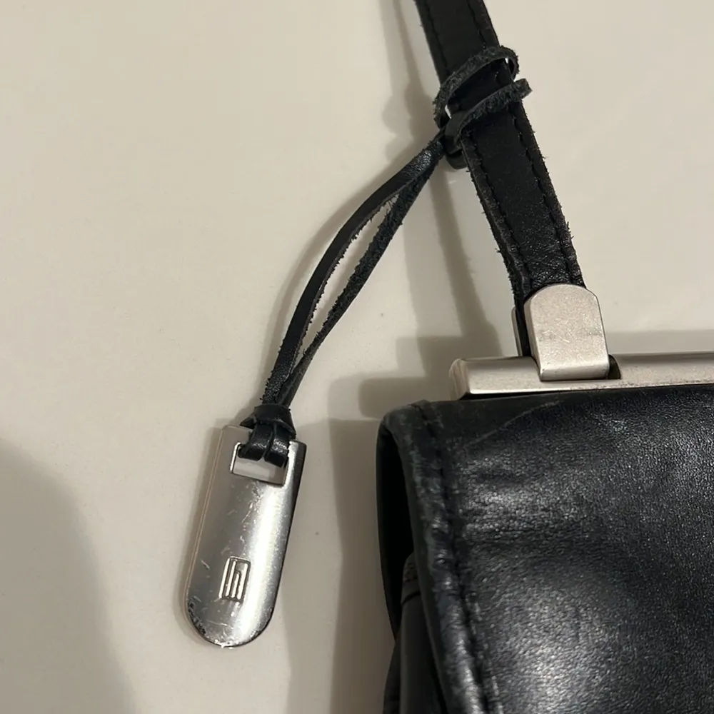 Hartmann vintage leather purse, black, toggle flap closure, EUC Black - Image 3