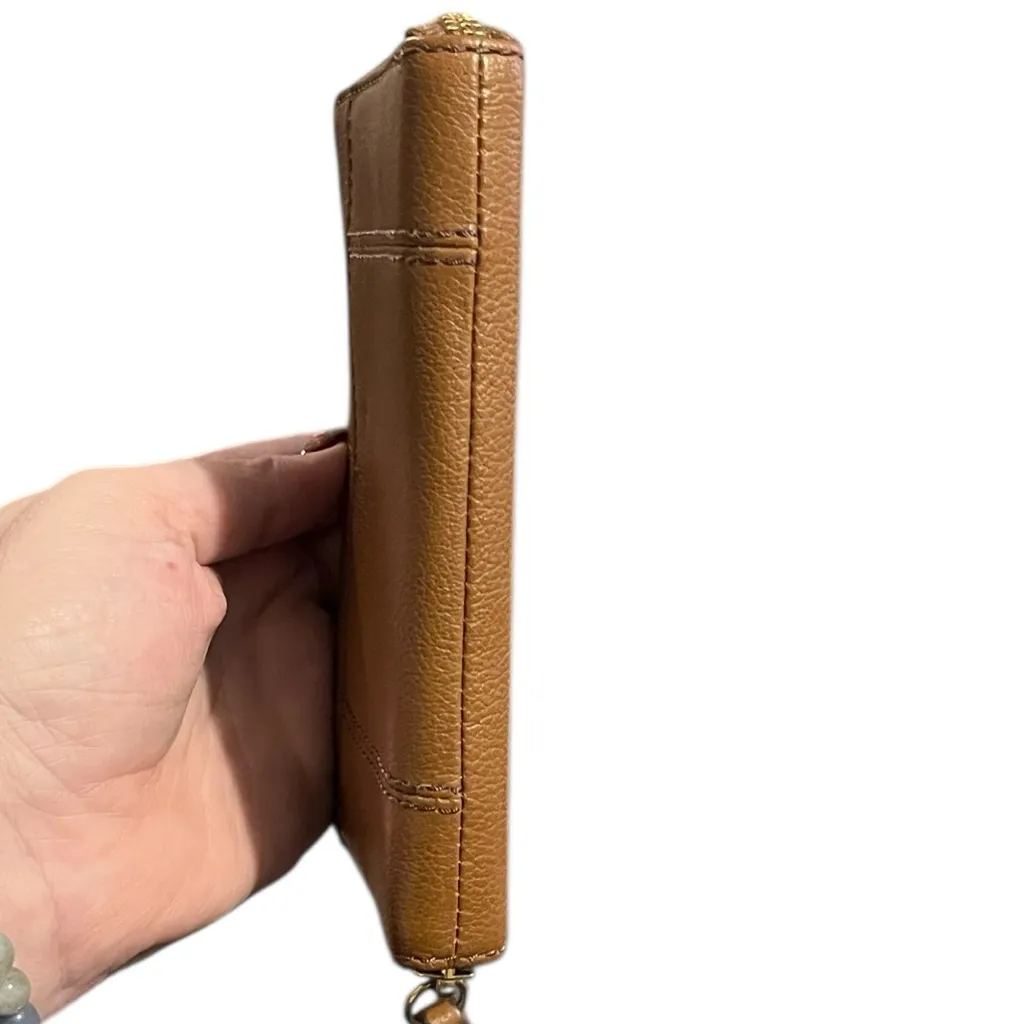 Fossil Jori RFID Multifunction Zip Clutch Wristlet in brown leather. - Image 3