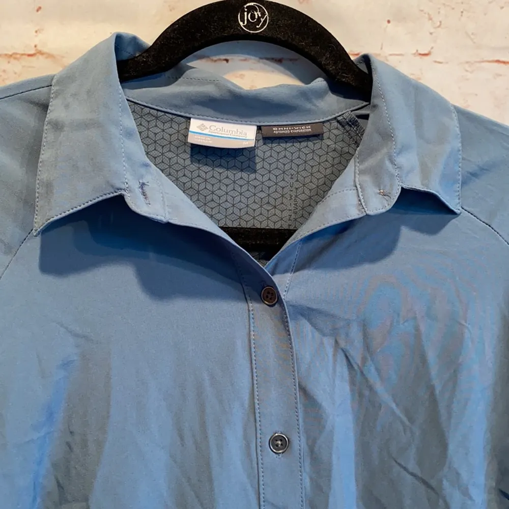 Columbia omni wick button down roll tab sleeve M - Image 2