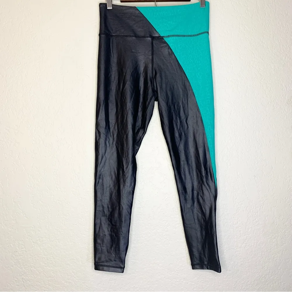 Zyia Active Jade River Stone Metallic Light n Tight
High Rise 7/8 Legging - Image 5