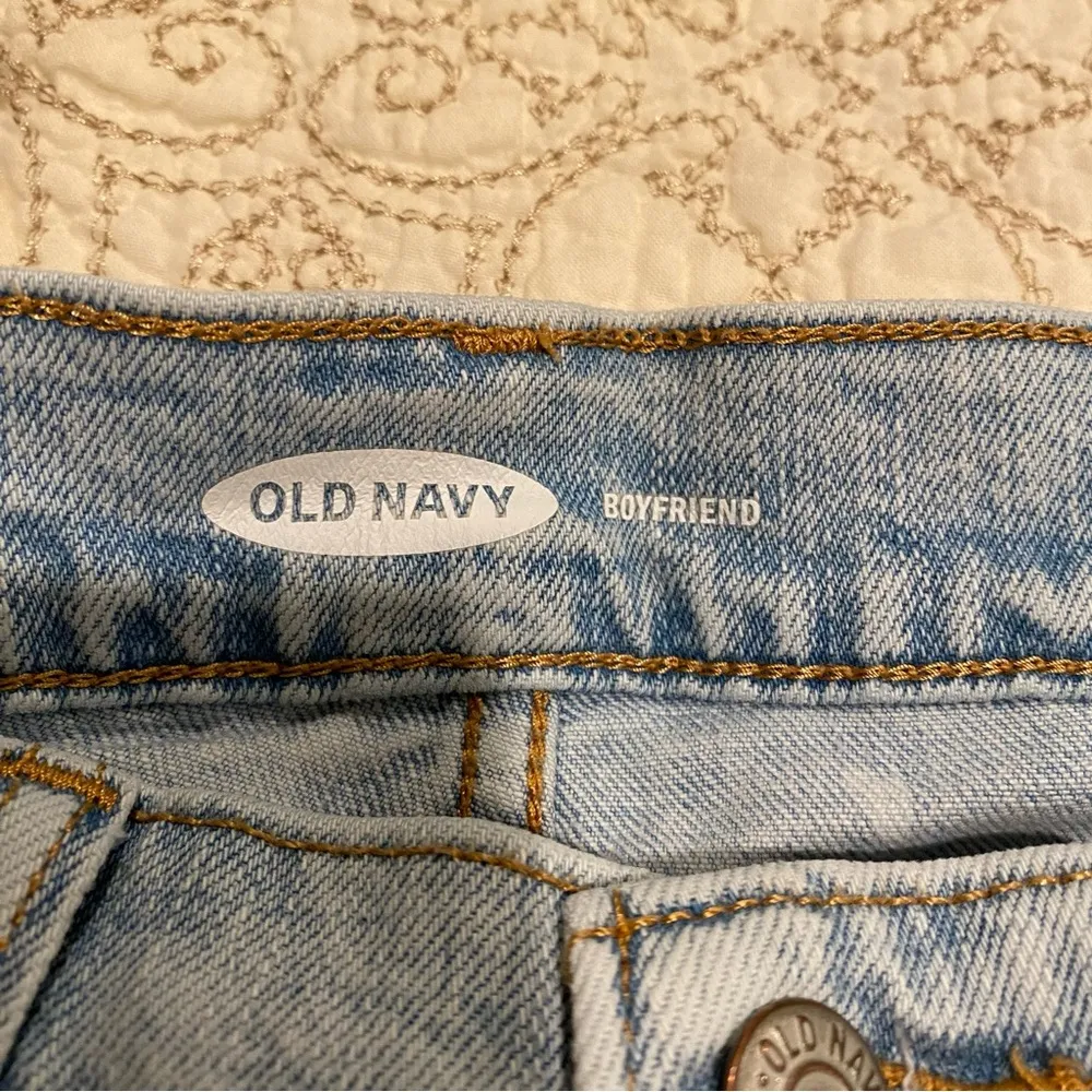 Old Navy Women’s Boyfriend Jean Shorts - Image 3