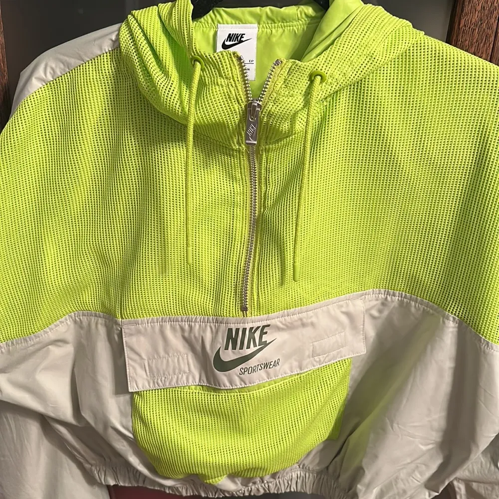 Nike Mesh Cropped Half Zip Hooded Pullover - Image 2