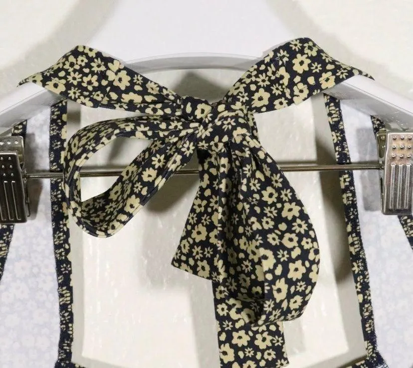 NWT  X revolve Talk Back Bodysuit Size Medium - Image 4