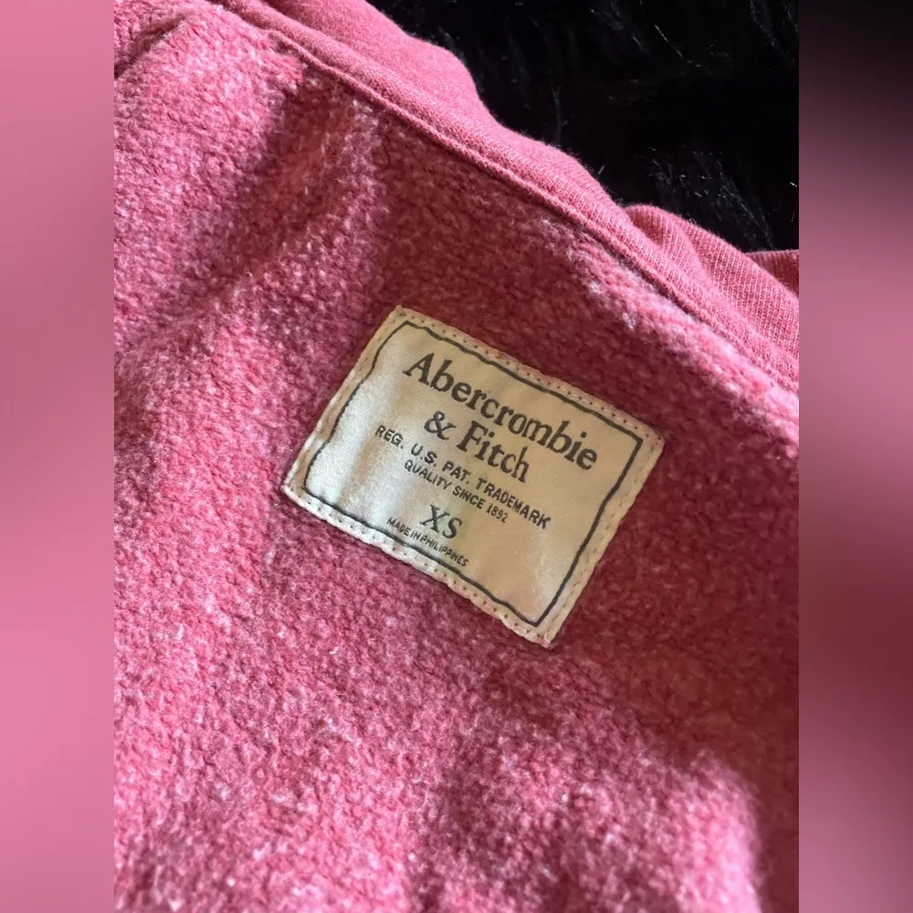 ⚠️SOLD⚠️A&F zipup jacket Red Size XS - Image 2