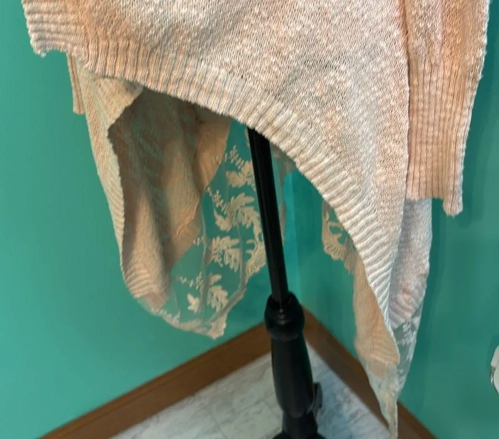 "Blue Rain" brand cardigan with lace detailing at the bottom - Image 3