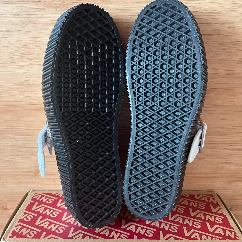 Vans Mary Jane Creeper Shoe Women 9.5 US - Image 11