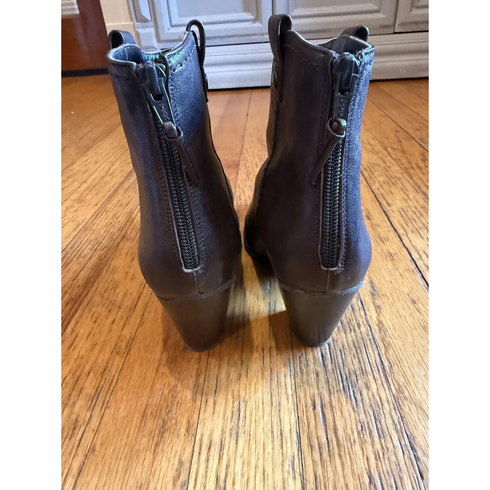 Stuart Weitzman Boots Womens Size 6.5 Brown Leather Ankle Block Heel Zip OW32737 - Image 7