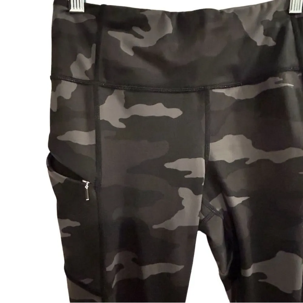 Athleta Women's Camo Contender 7/8 Leggings Small Black/Grey with Zipper Pocket - Image 4