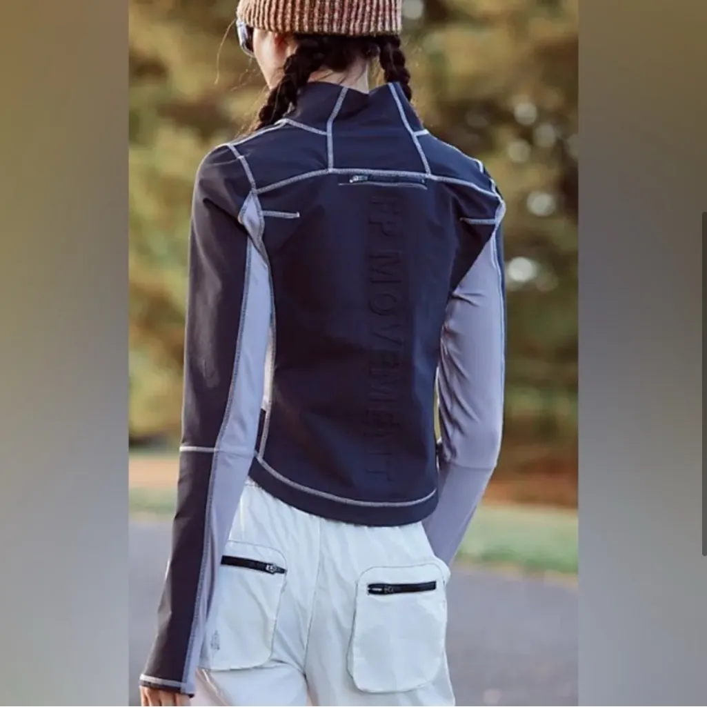 NWT free people FP Movement Dasher Run Jacket Black Size XS - Image 4