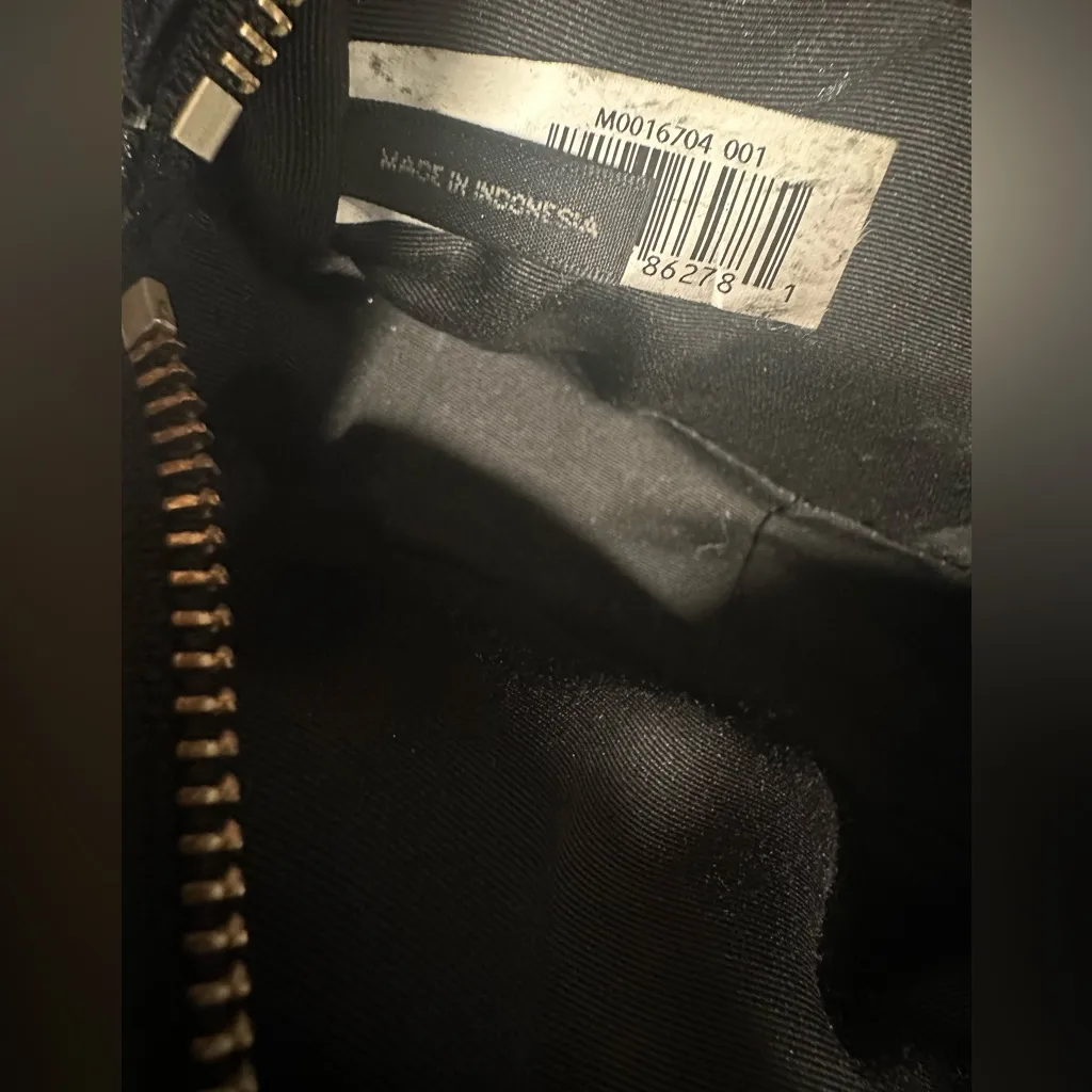 Marc Jacobs Elegant Black Crossbody Bag ( I LOST THE STRAP 🥲) - Image 8